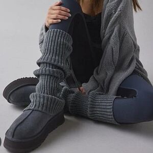 Urban Outfitters Ribbed Tie-Cuff Legwarmers - grey